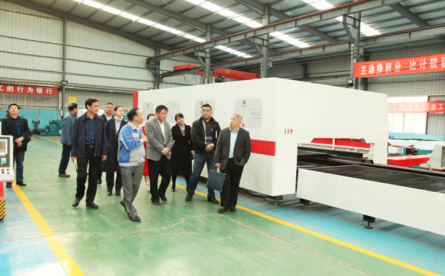 參觀布洛爾封閉式光纖激光切割機 參觀布洛爾封閉式光纖激光切割機